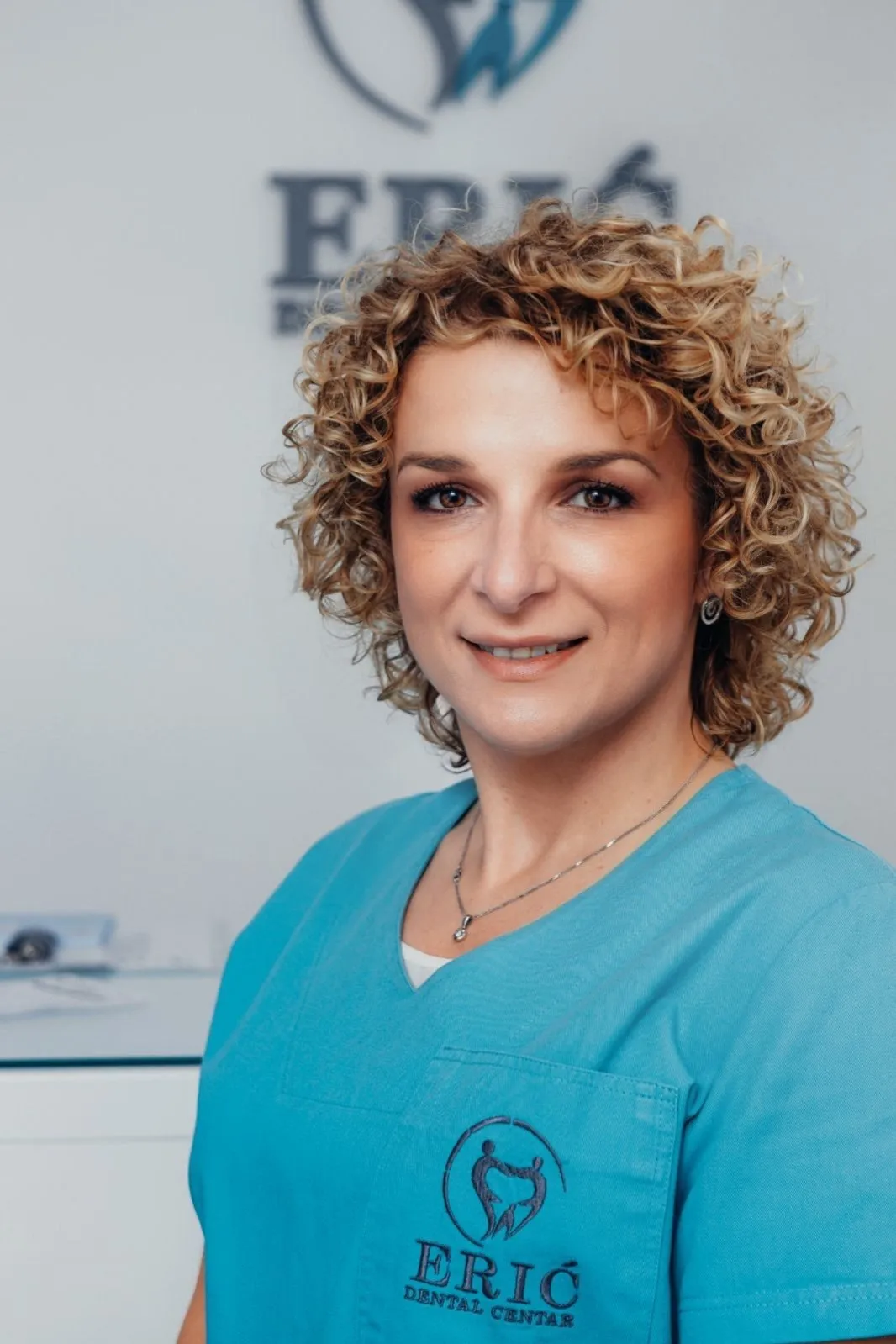 Dr. sc. Olga Milošević, Zahnärztin bei Erić Dental Centar